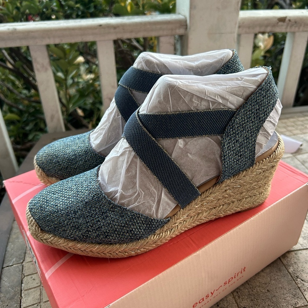 Easy Spirit Meza Women's Blue Wedge Espedrilles sz 7.5 nwb